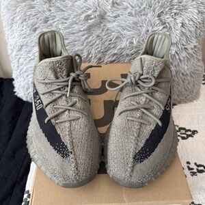 adidas Yeezy Boost 350 V2 Granite Size 12